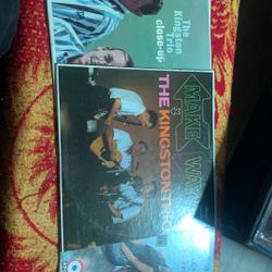 Sonny& Cher, The Kingston Trio Close Up, Helen Reddy , Isn&sylvia