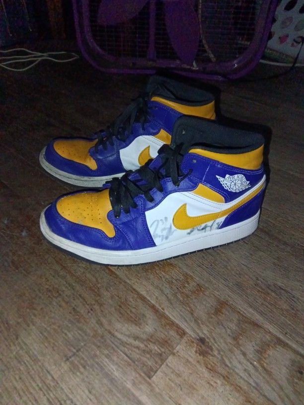 Jordan 1's Lacker Color Way