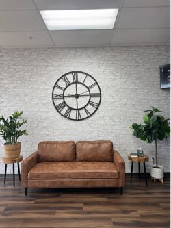 Giant clock