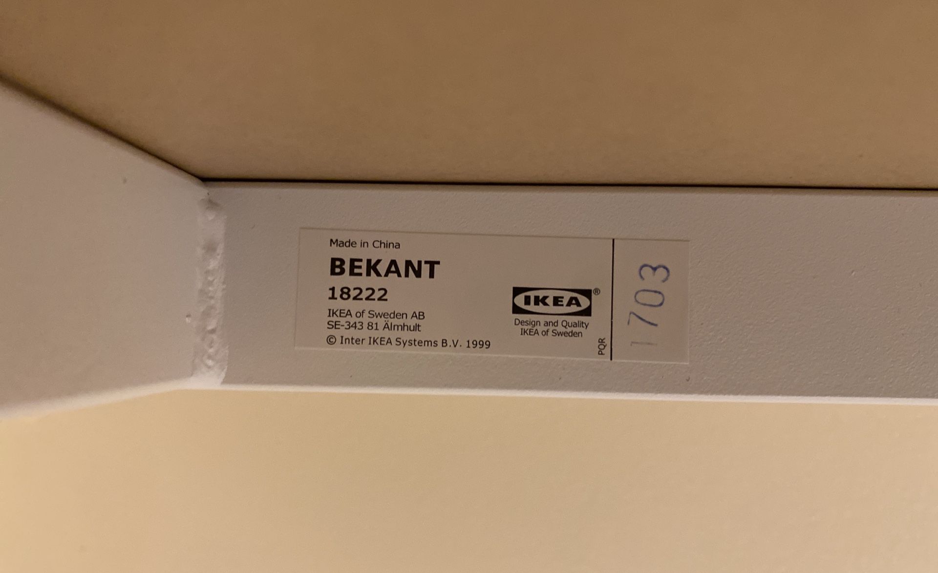 IKEA Bekant Desk Table 18222 for Sale in Fort Lauderdale, FL - OfferUp