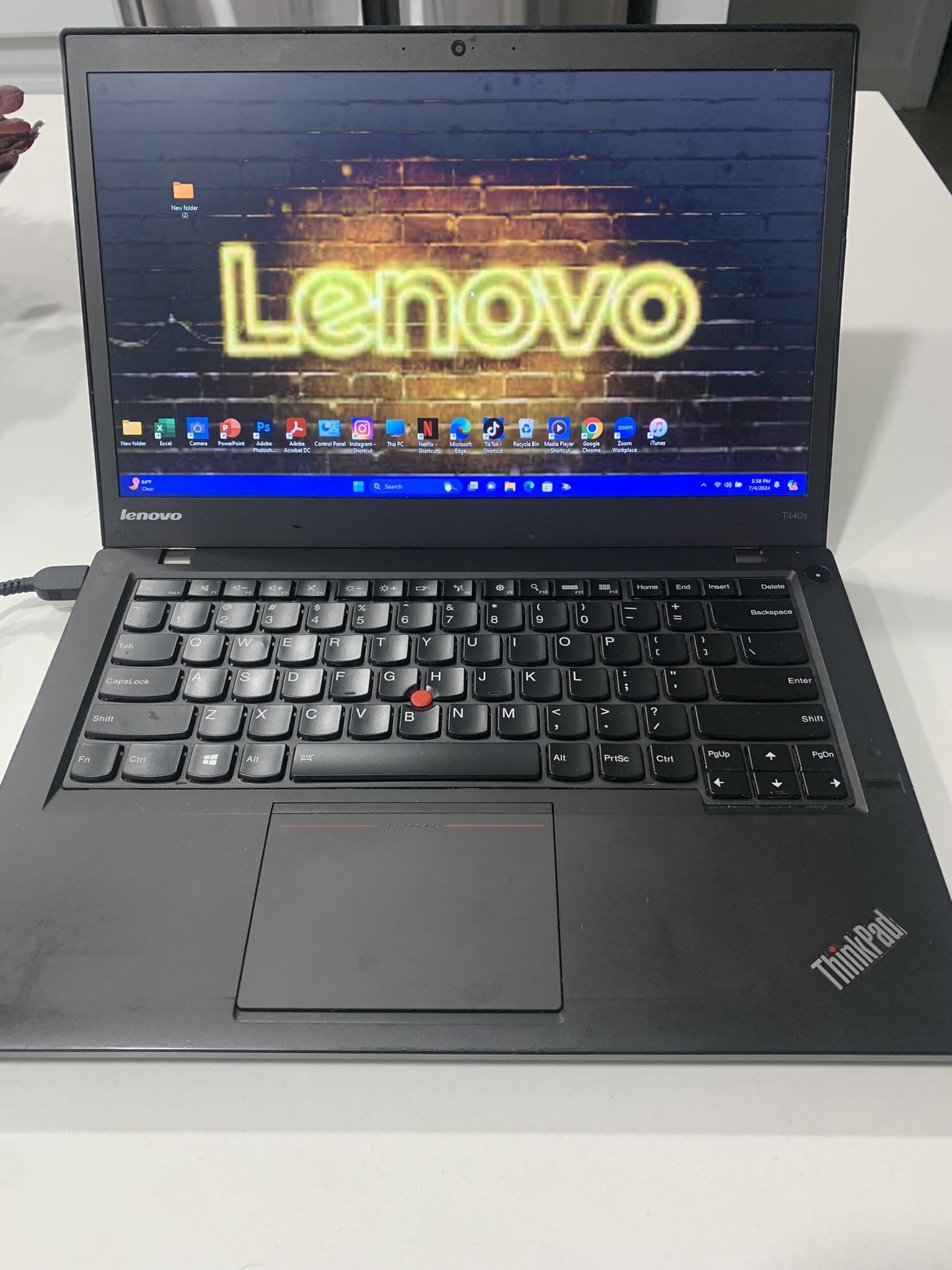 i5…i5…i5 LENOVO THINKPAD FULLY LOADED ,MICROSOFT, PHOTOSHOP ….( No credit Card Needs) 120 GB SSD. 8.0 GB RAM .