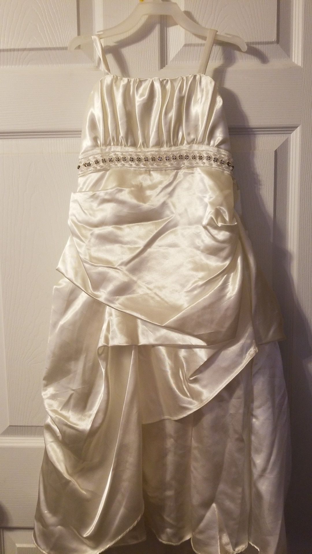 Shari Girl size 6 flower girl Dress