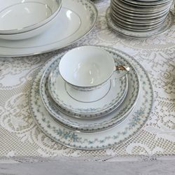 Mikasa Fine China "Dunbar" pattern, 10 - 6pc Placettings + Serving pieces