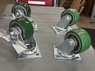 Heavy duty casters with lock