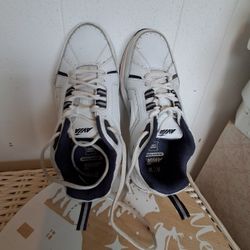 Avia - Men's- Size 8 1/2  W