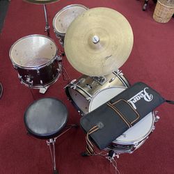 Pearl Roadshow Drum Set 