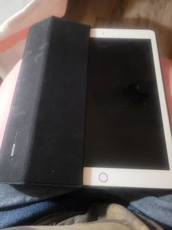 Apple iPad with ESR Folio Case and pencil!