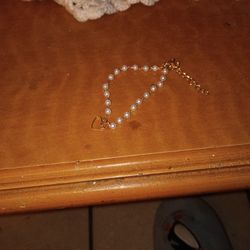 Dainty Pearl Heart Bracelet 