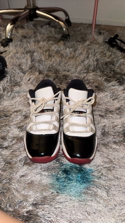 Jordan 11 low SIZE 4Y