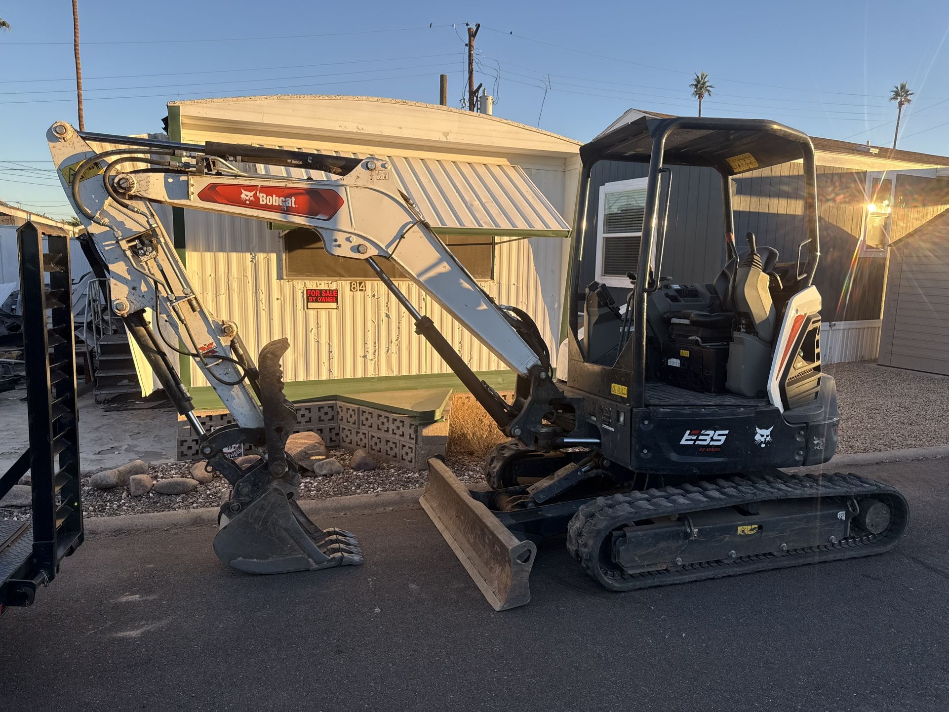 Mini Excavator Bobcat E35 / jackhammer/ skid