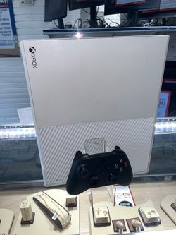 Microsoft Xbox One 500GB White Console w/ Black Wireless Controller