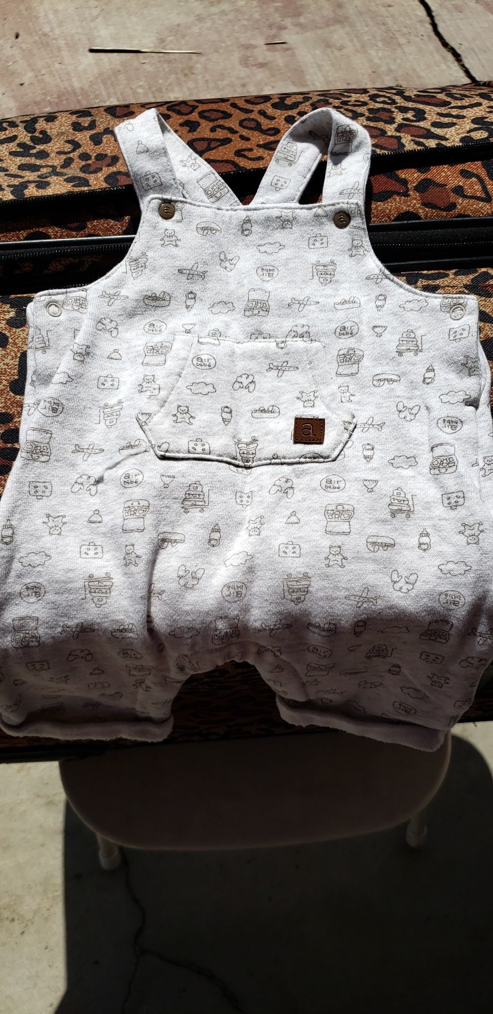 Warm clothes 0 to 3 mo.