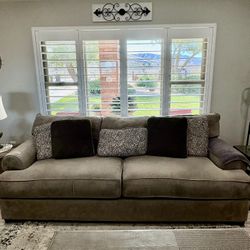 Gray 8’ Couch From Mathis Bros