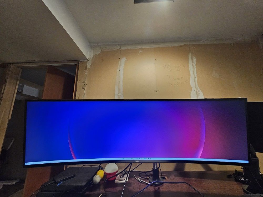 Ultrawide Monitor: Dell U4919DW