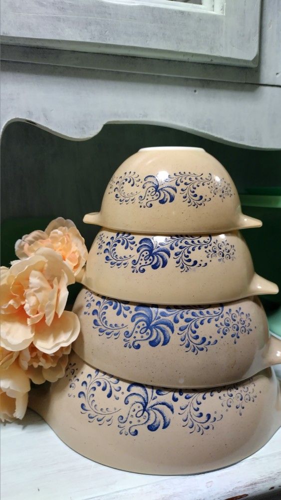 Pyrex Gooseberry