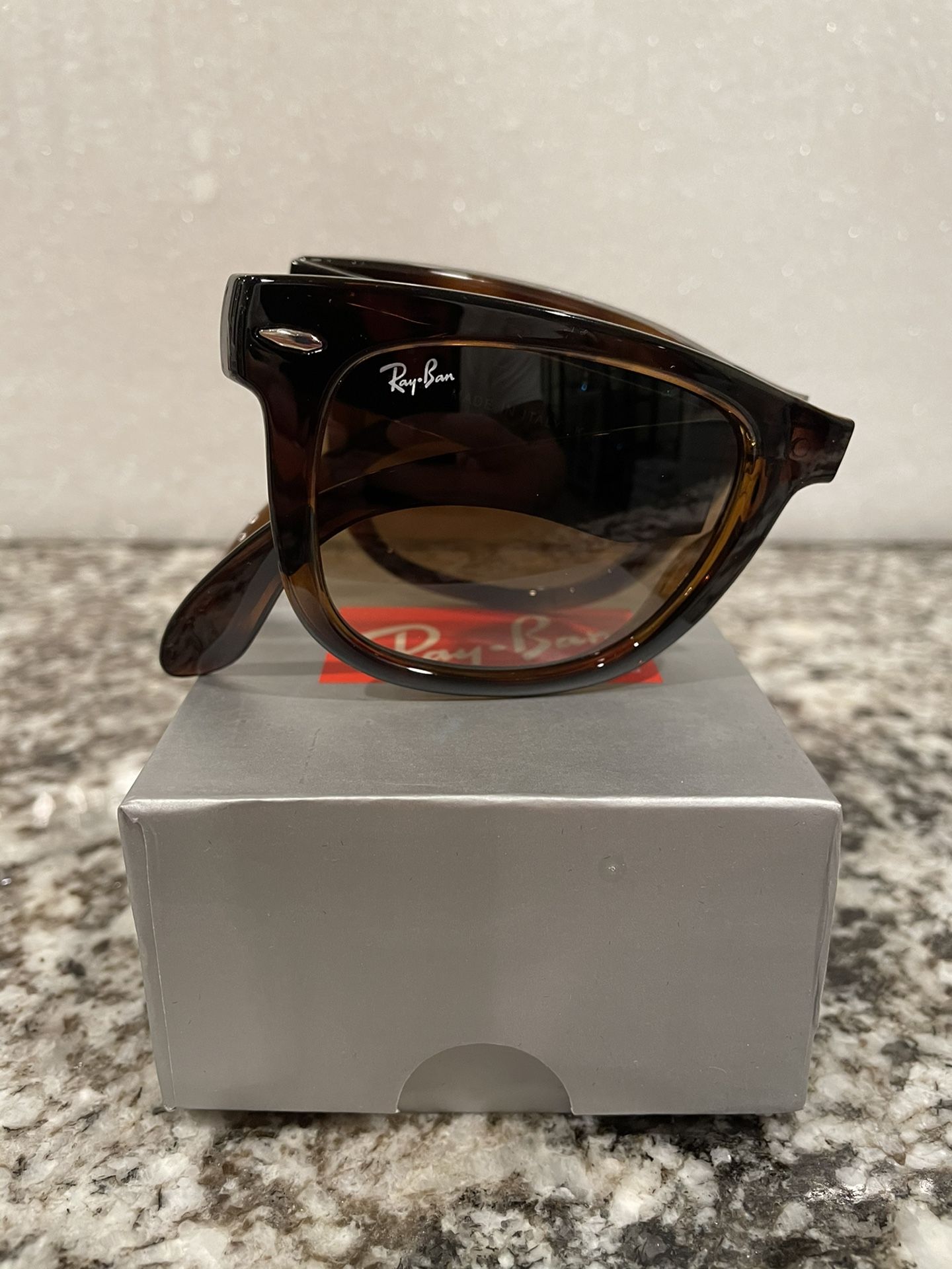 New Ray Ban Folding Wayfarer Tortoise Sunglasses 50MM (MED)