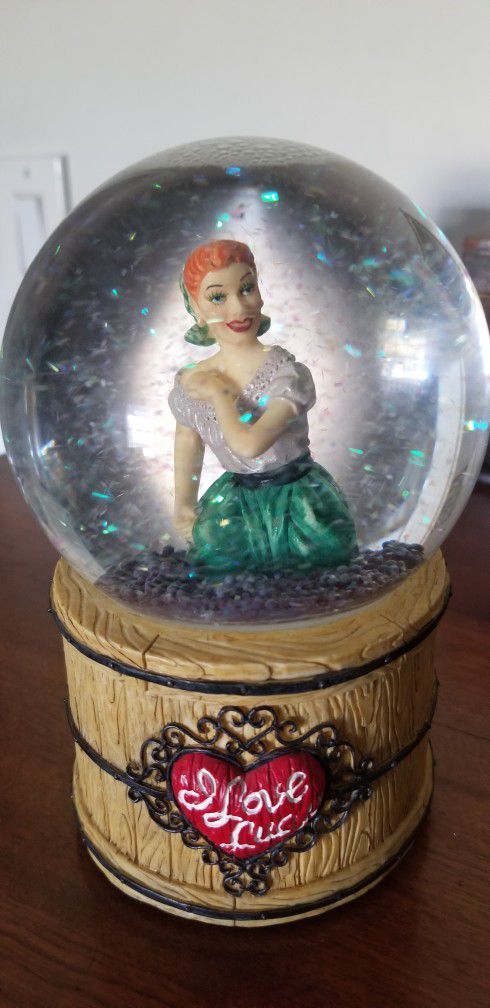 I Love Lucy snow globe music player. plays theme song from show