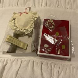 American Girl Elizabeth Accessories  EUC. 