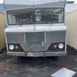 Winnebago Brave 22’