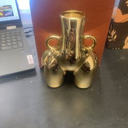 Vase with Gold Finish. Brand New