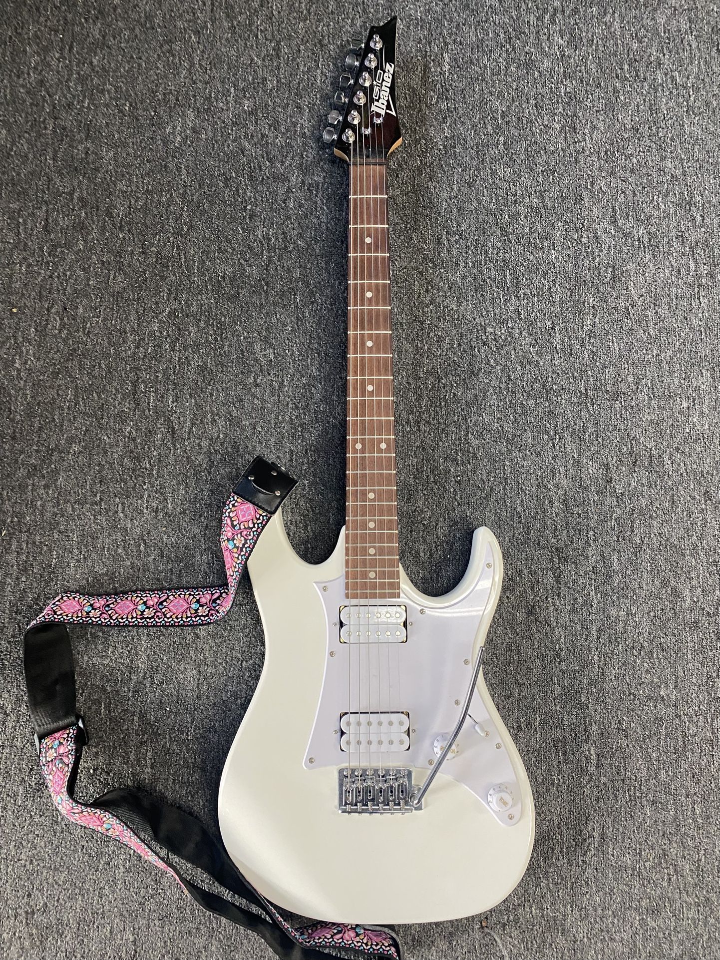 Ibanez GIO RX 6 string right hand  Electric Guitar White