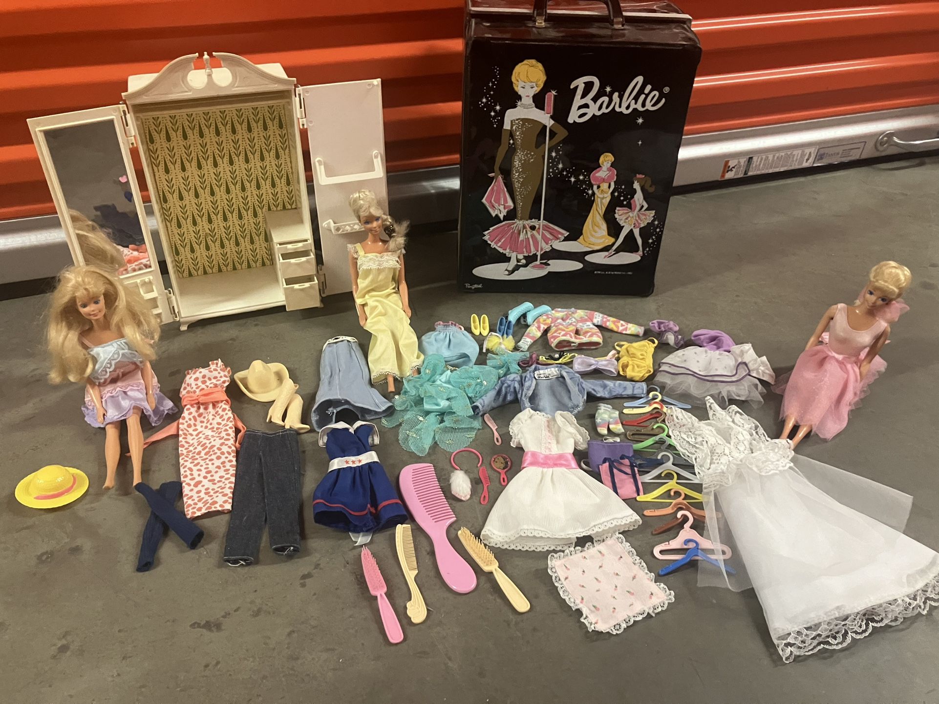 Vintage Barbie Doll Set From 60’s.