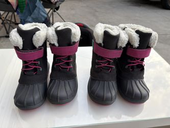 Snow boots For Kids Cat And Jack Size 12 