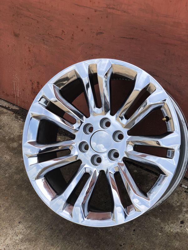 Chevy GMC Escalade factory chrome wheels 22 inch 6 lug bolt pattern 5.