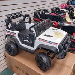 Coche eléctrico potente de 24 V para niños, con Bluetooth, entrada auxiliar y USB, incluye mando a distancia. 