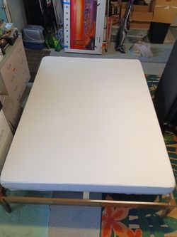 QUEEN BED FRAME WITH CLEAN MATTRESS