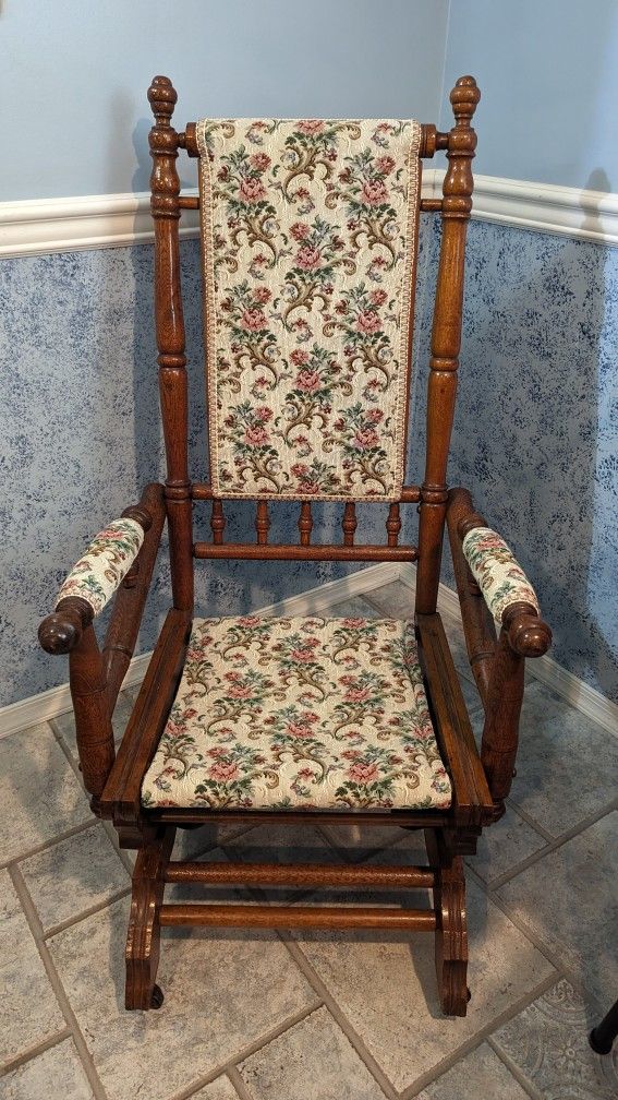 Antique Rocking Chair 