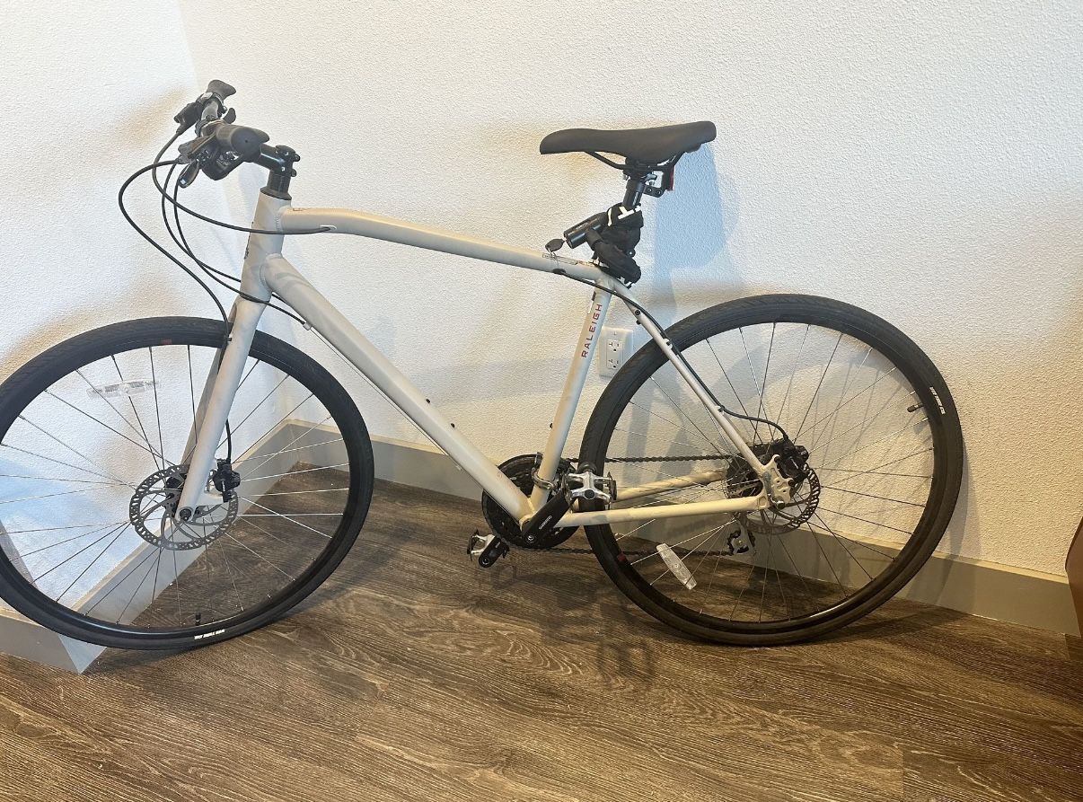 Raleigh Cadent 3 - Hybrid Bicycle