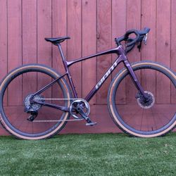 Giant Revolt Advanced 1 2020 Gravel bike.