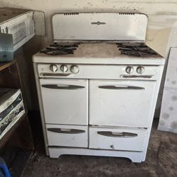 O'Keefe & Merritt  Antique Stove