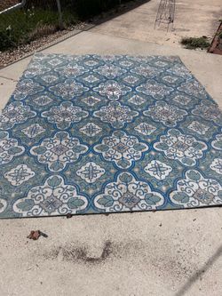 Outdoor rug