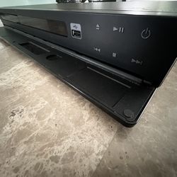 Samsung BD-P1500 Blu-ray Disc Player with Remote Control