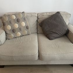 Loveseat 