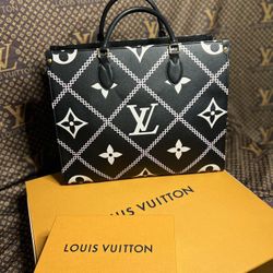 Womens On The Go Tote