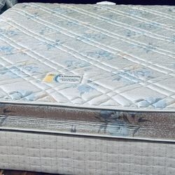 USED QUEEN SIZE MATTRESS WITH BOX SPRING DELIVERY 🚚 AVAILABLE 