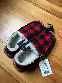 Sanuk slippers size 8 brand new
