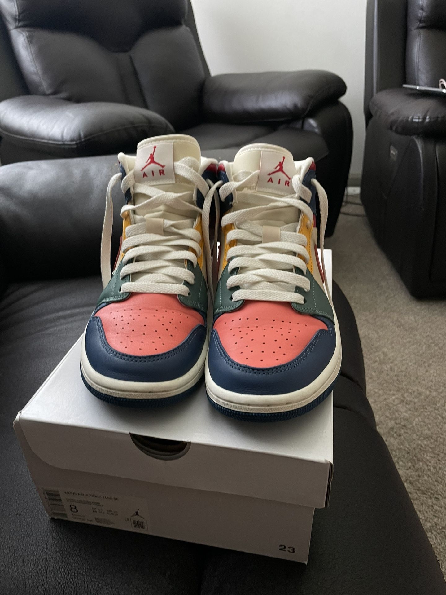 Jordan’s WOMAN Size 8