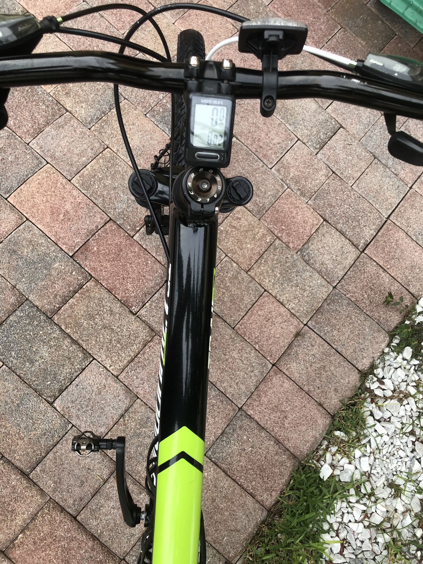 CANNONDALE MOUNTAIN BIKE. Extra tires, good condition, CATEYE VELO 9