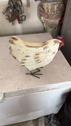 Metal Chicken Decor