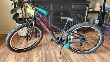 BRAND NEW 2026 Trek Precaliber 24 8-speed Suspension Kids Bike