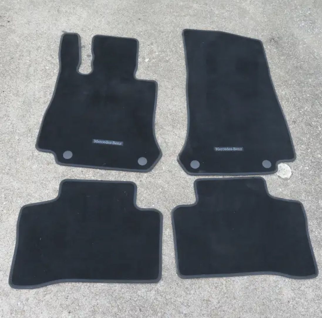 NEW Mercedes Benz compatible Carpeted Floor Mats (Front/Back)