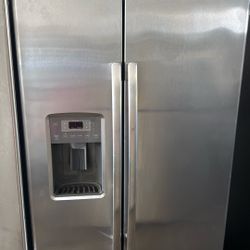 Ge Side-By-Side Fridge
