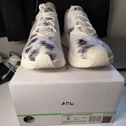APL Streamline Women's Sneakers Size 9 Ivory/Chocolate/Tie Dye