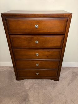 5-Drawer Wood Chest of Drawers