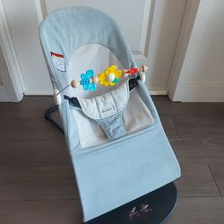 Baby bjorn bouncer with toy