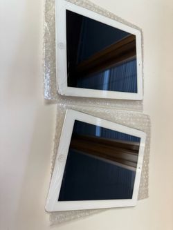 Lot of 2 Apple iPad 4 16GB White and iPad A1397